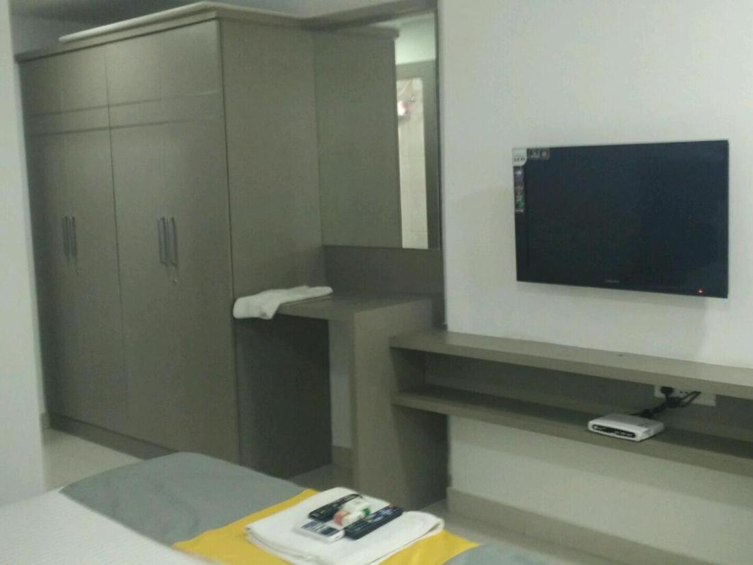 La Riviera Suites Madhapur Hajdarabad Zewnętrze zdjęcie